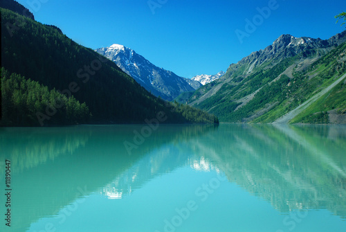Mountain lake Kucherlinskoe  Altai  Russia