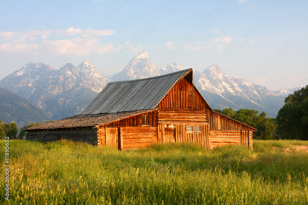 Grand Teton NP, Barn on Mormon Row at Sunrise