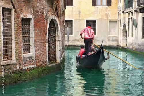 Fototapet Venetian canal.