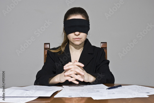 Blindfold Decisions