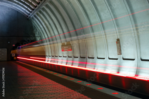 estacion metro photo