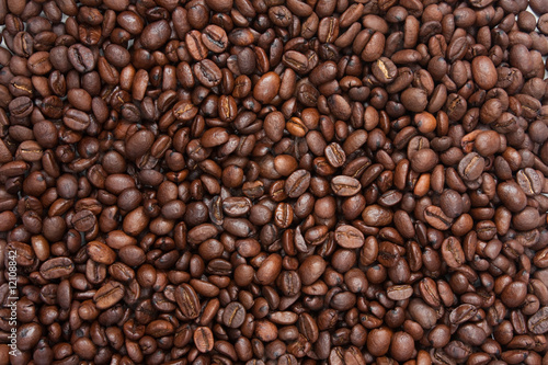 coffee beans background © Konstantin Yolshin