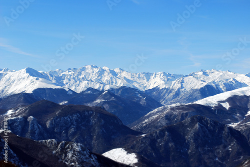 Les Pyrénées enneigés
