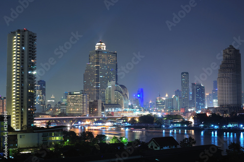 Night view of Bangkok © Isaxar