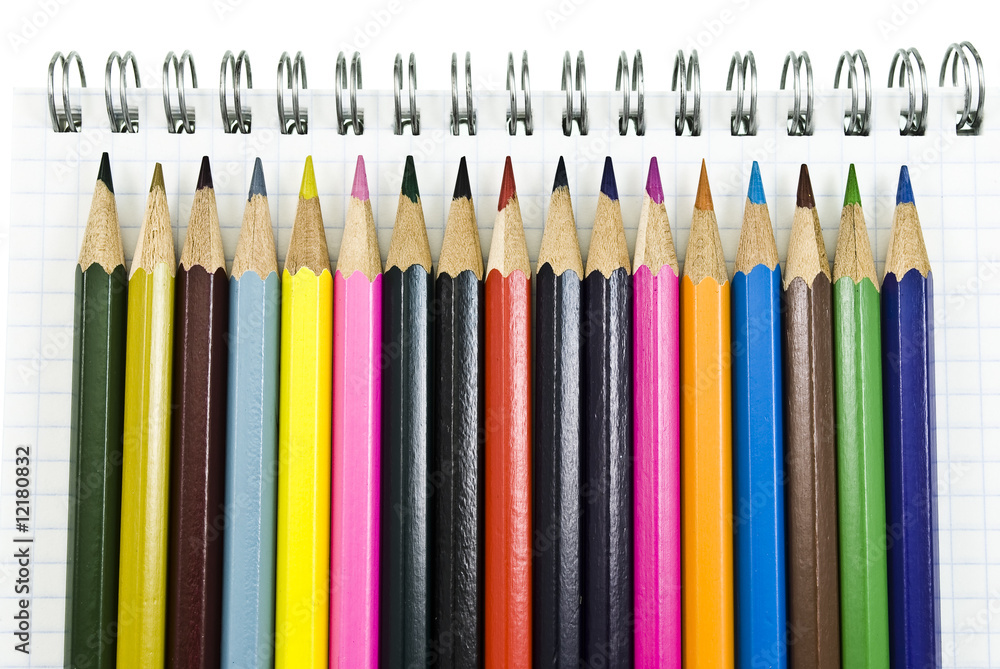 Spiral notepad with set of color pencils Spiral notepad with set of color pencils
