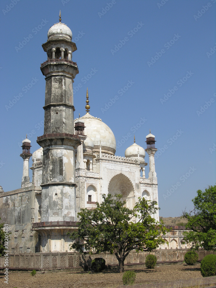 Bibi-ka-Maqbara Mausoleum 3