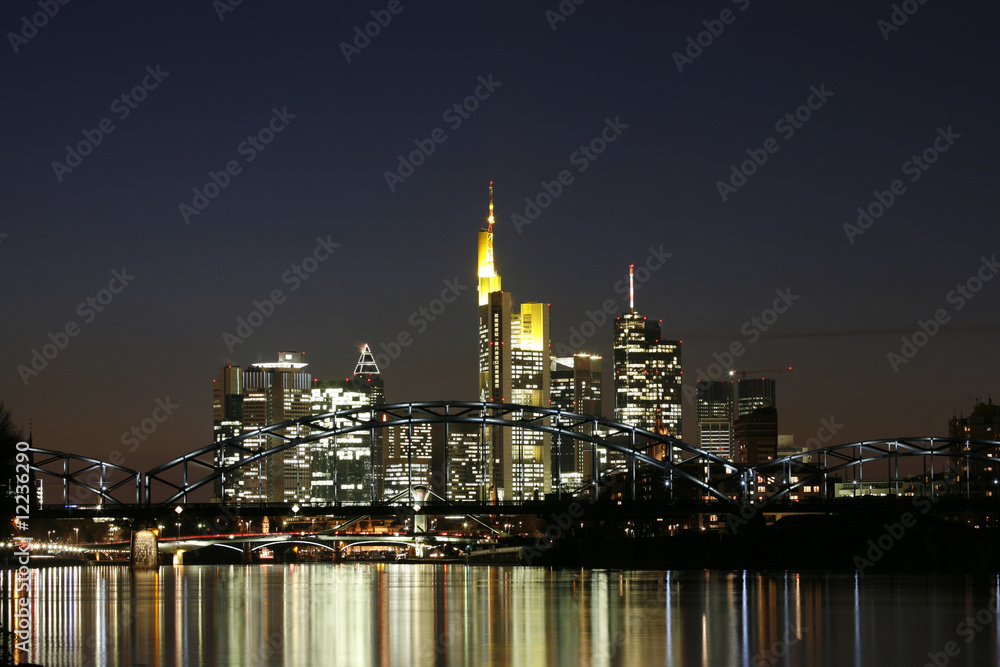Fototapeta premium Skyline Deutschherrnufer Frankfurt 2-2009