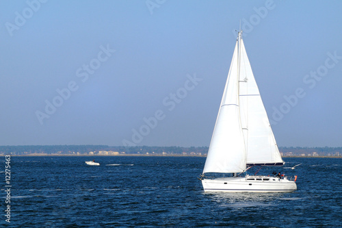 voilier blanc à arcachon