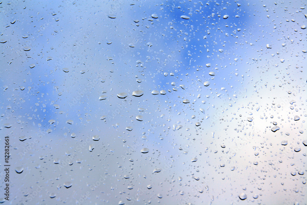 regentropfen am fenster regentropfen am fenster