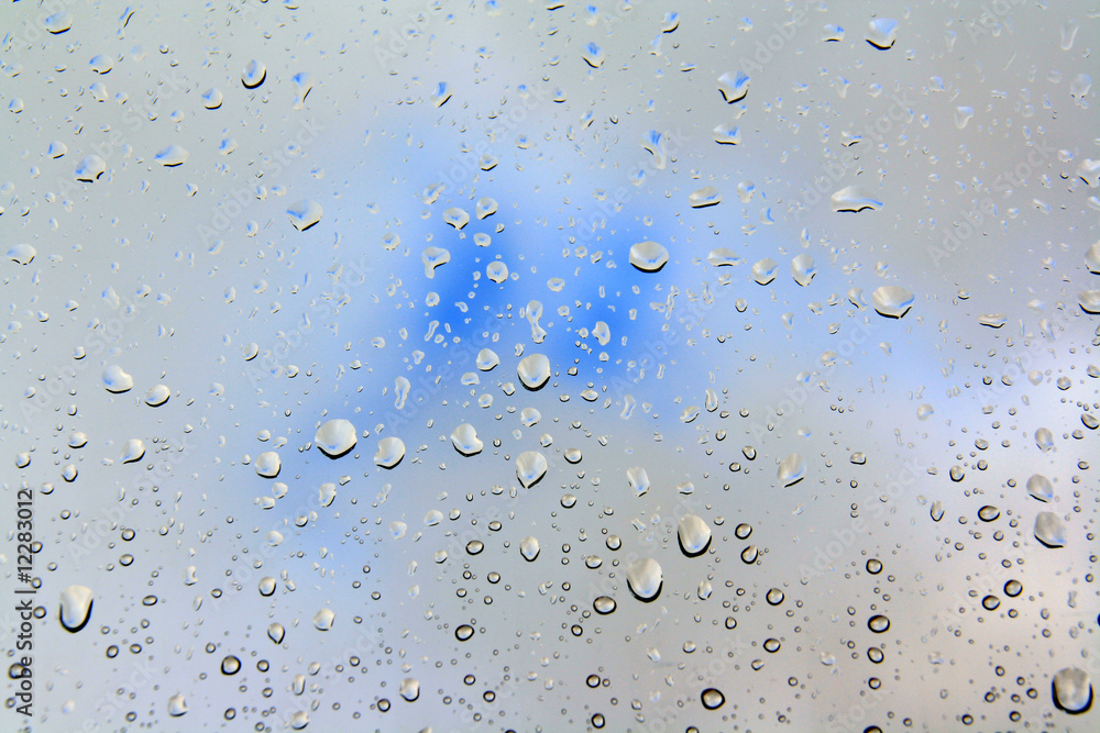 regentropfen am fenster regentropfen am fenster