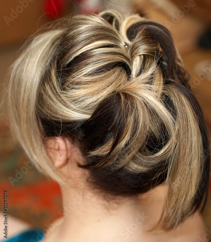 A bride with beautiful wedding hairstyle