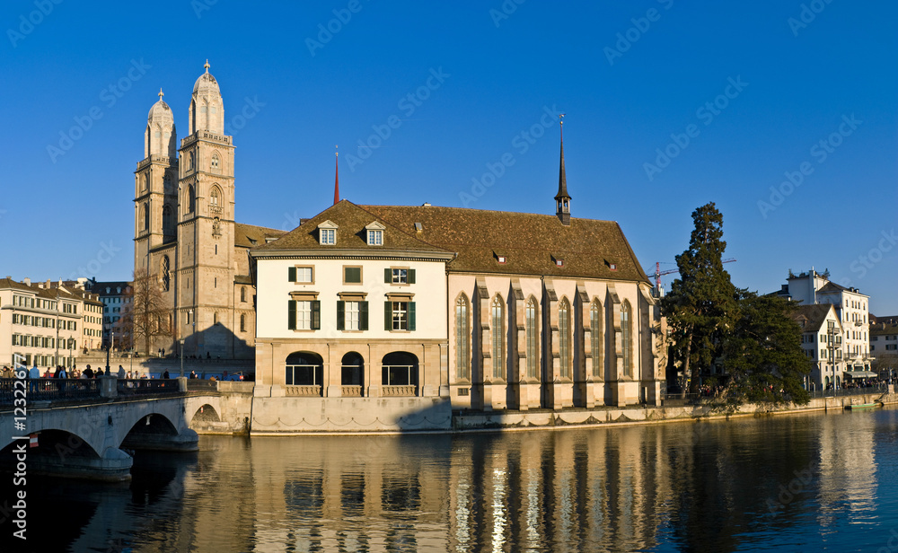 Fototapeta premium Grossmünster, Helmhaus, Wasserkirche, Zürich