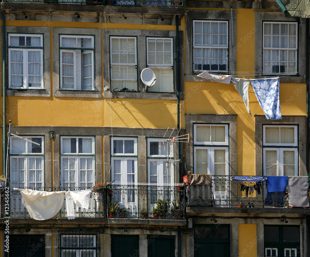 Façade d'immeuble à Porto