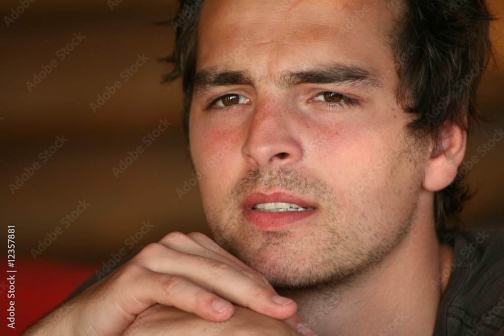 Obraz premium Junger sensibler Mann