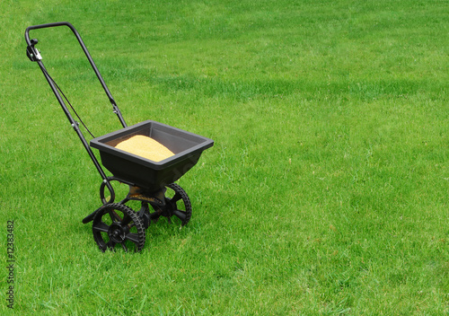Obraz na plátne Fertilizer Spreader