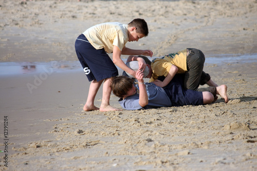 bagarre sur la plage