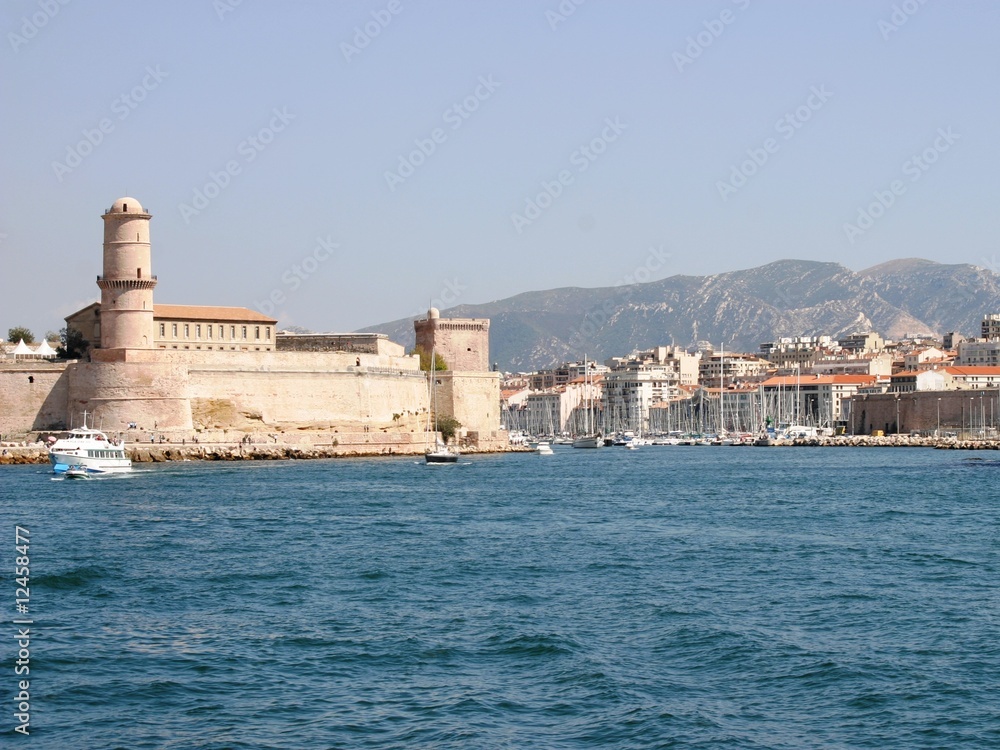 Marseille vieux port et Fort Saint Jean
