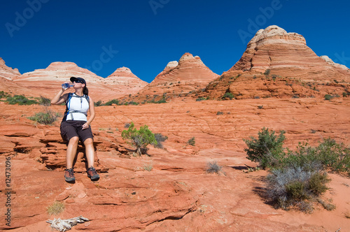 Hiking Coyote Buttes © GOL