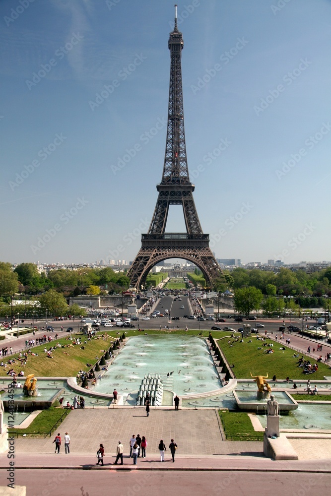 Obraz premium One Night in Paris...