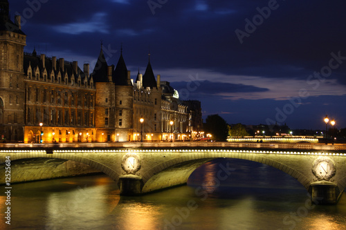 Paris by night © GG