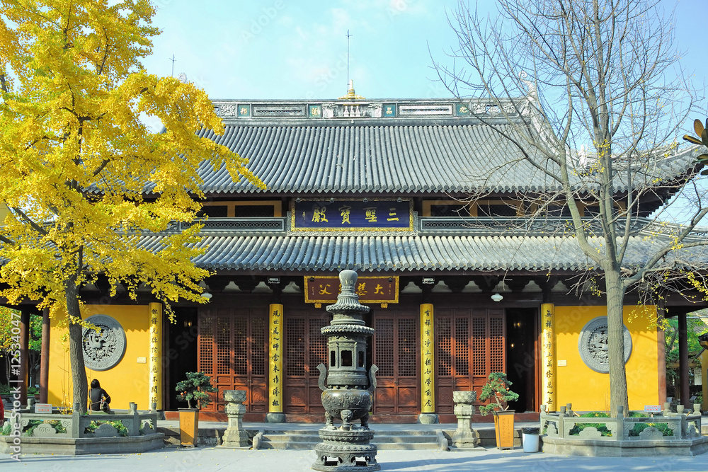 Naklejka premium Chiny Szanghaj starożytna świątynia Longhua.