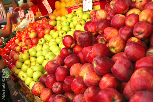 raw apples heap perspective