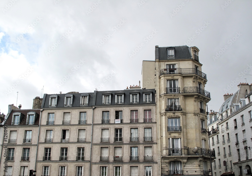 Immeubles parisiens en pierre