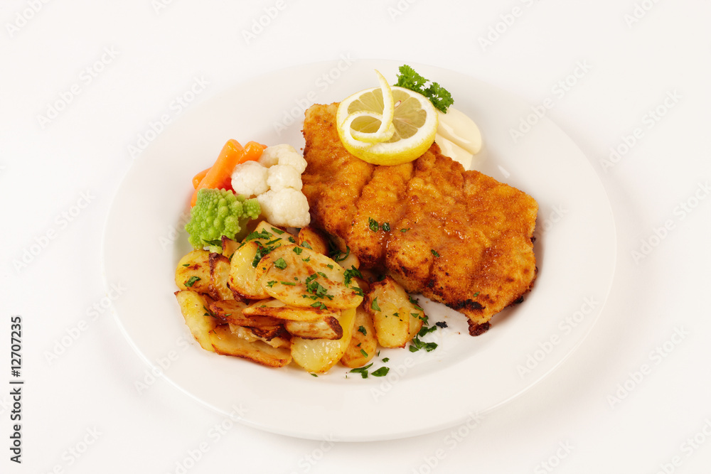 paniertes Seelachsfilet mit Bratkartoffeln paniertes Seelachsfilet mit Bratkartoffeln