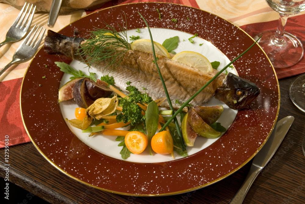 geräucherte Forelle Stock-Foto | Adobe Stock