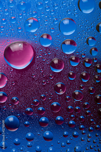 blue and pink water droplets background