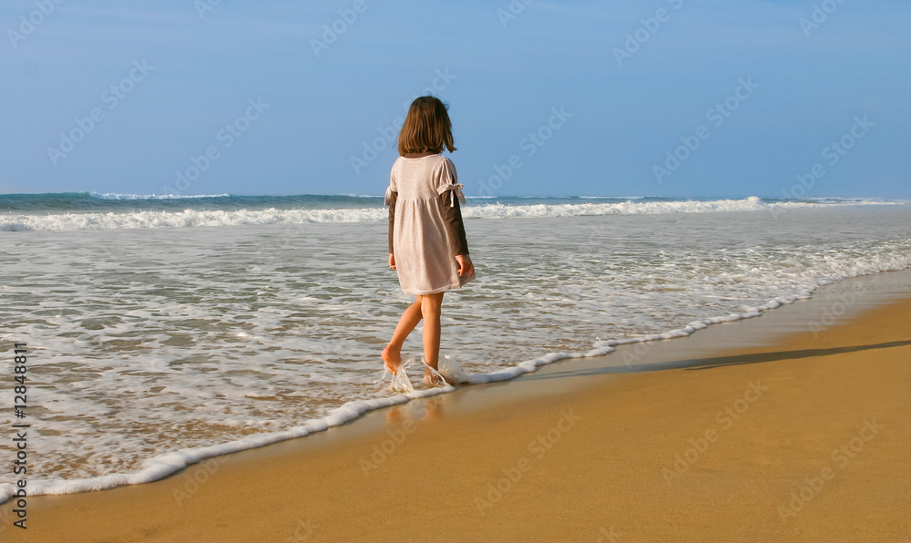 promenade les pieds dans l'eau promenade les pieds dans l'eau