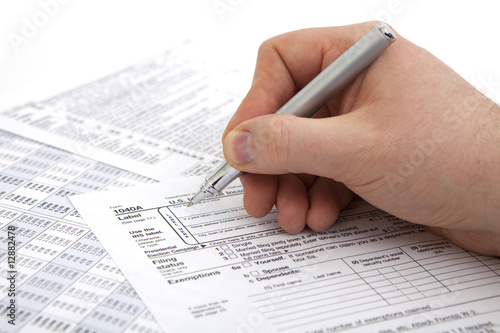 filling income tax form