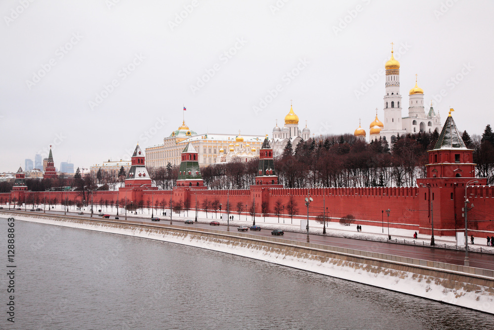 kremlin embankment in winter