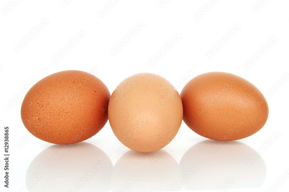 Trois oeufs (frais) Trois oeufs (frais)
