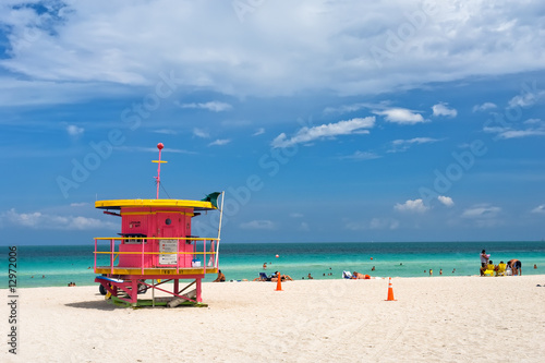 Lifeguard stand, South Beach, Miami, Florida © sborisov