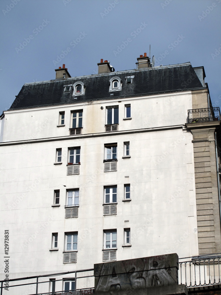 Obraz premium Ancien immeuble parisien.