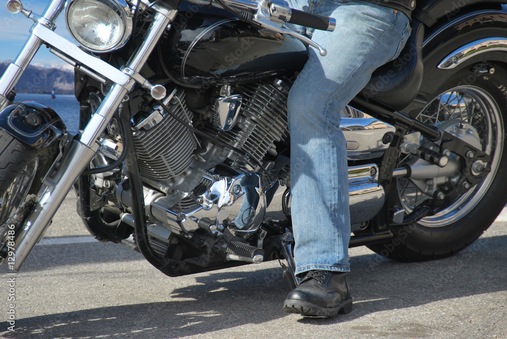 Obraz premium Motociclista - lago