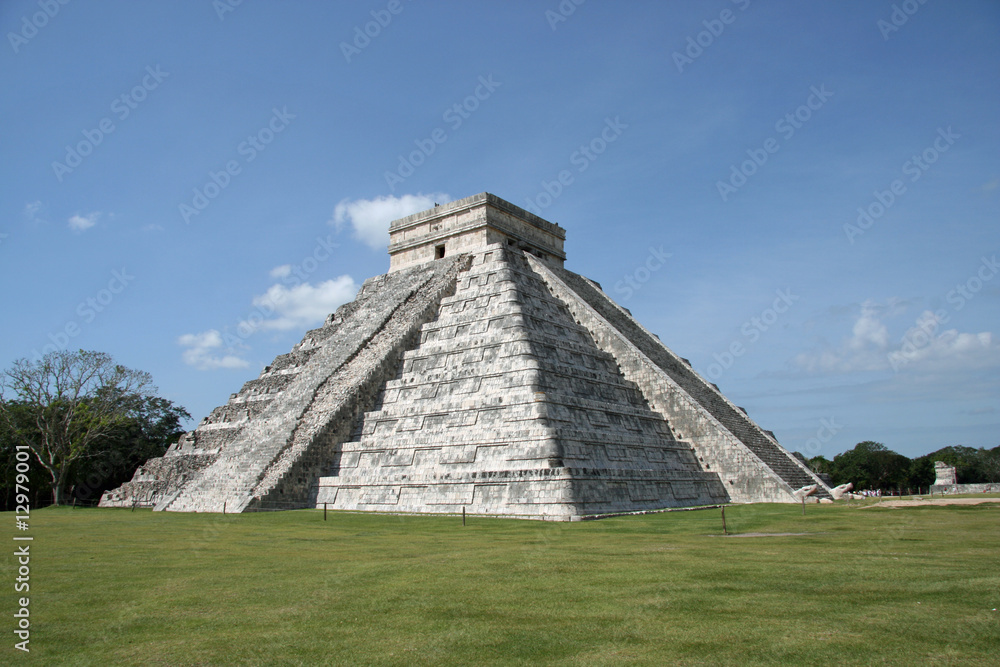 El Castillo in Chichen Itza.Mexico El Castillo in Chichen Itza.Mexico