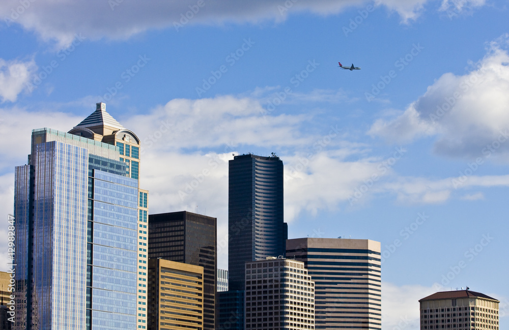 Naklejka premium Jet Flying Past Seattle