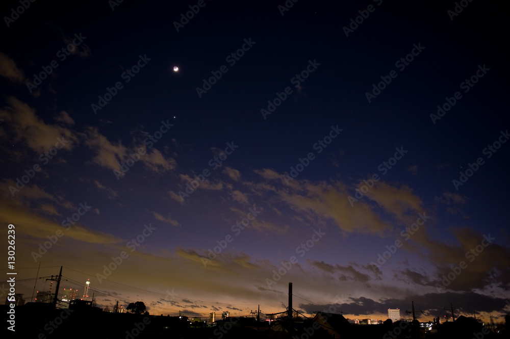 Naklejka premium Crescent moon and the Venus