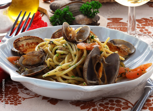 Obraz na płótnie Maccheroni alle vongole - Primi piatti della cucina italiana