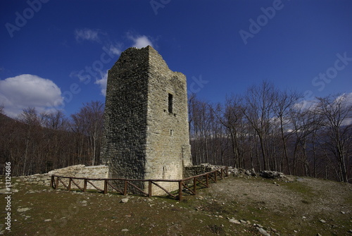 Toscama, Torri medievali a Popiglio 4 photo