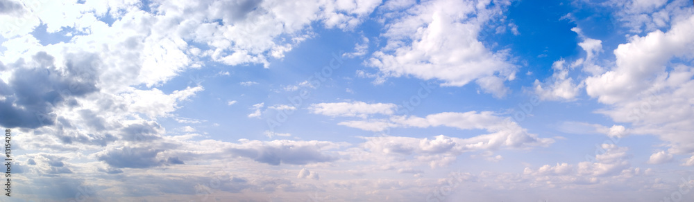 Obraz premium Bright sky with clouds.