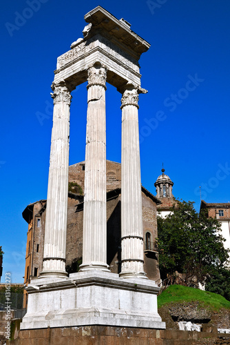 tempio di Apollo Sosiano a Roma in Italia