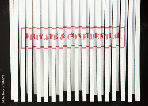 Fotografija Shredding Document - Private & Confidential