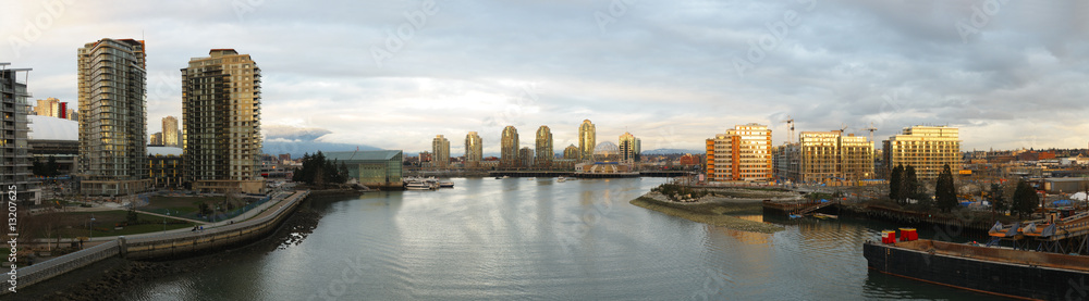 Downtown Vancouver, False Creek Harbor and Science World Panoram