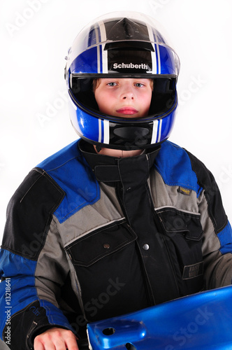 Junger Mann mit Motorroller © ehrenberg-bilder