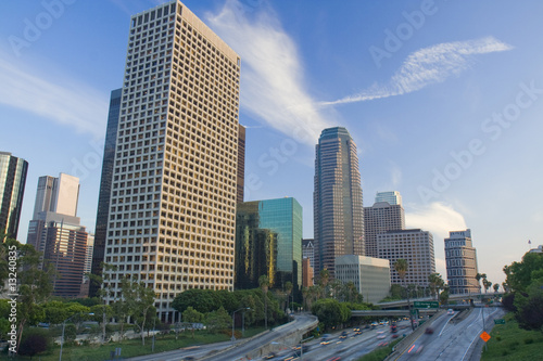 Los Angeles highway and skyline © Mike Liu