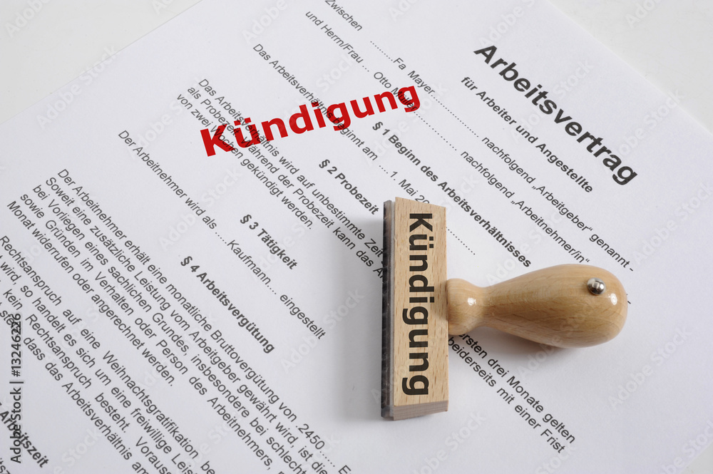 k-ndigung-k-ndigen-arbeitsvertrag-arbeitsplatz-stock-foto-adobe-stock