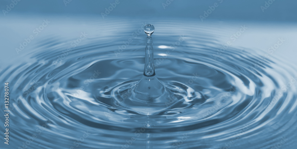 wave circles on water after droplet impact wave circles on water after droplet impact